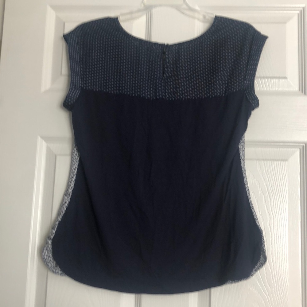 Patterned Blouse - Picture 2 of 3